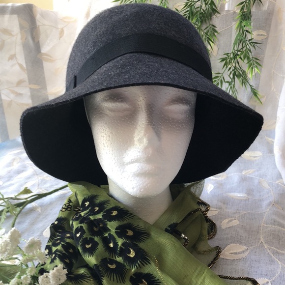 J JILL Gray 100% Wool Hat with black ribbon accent - Picture 15 of 16